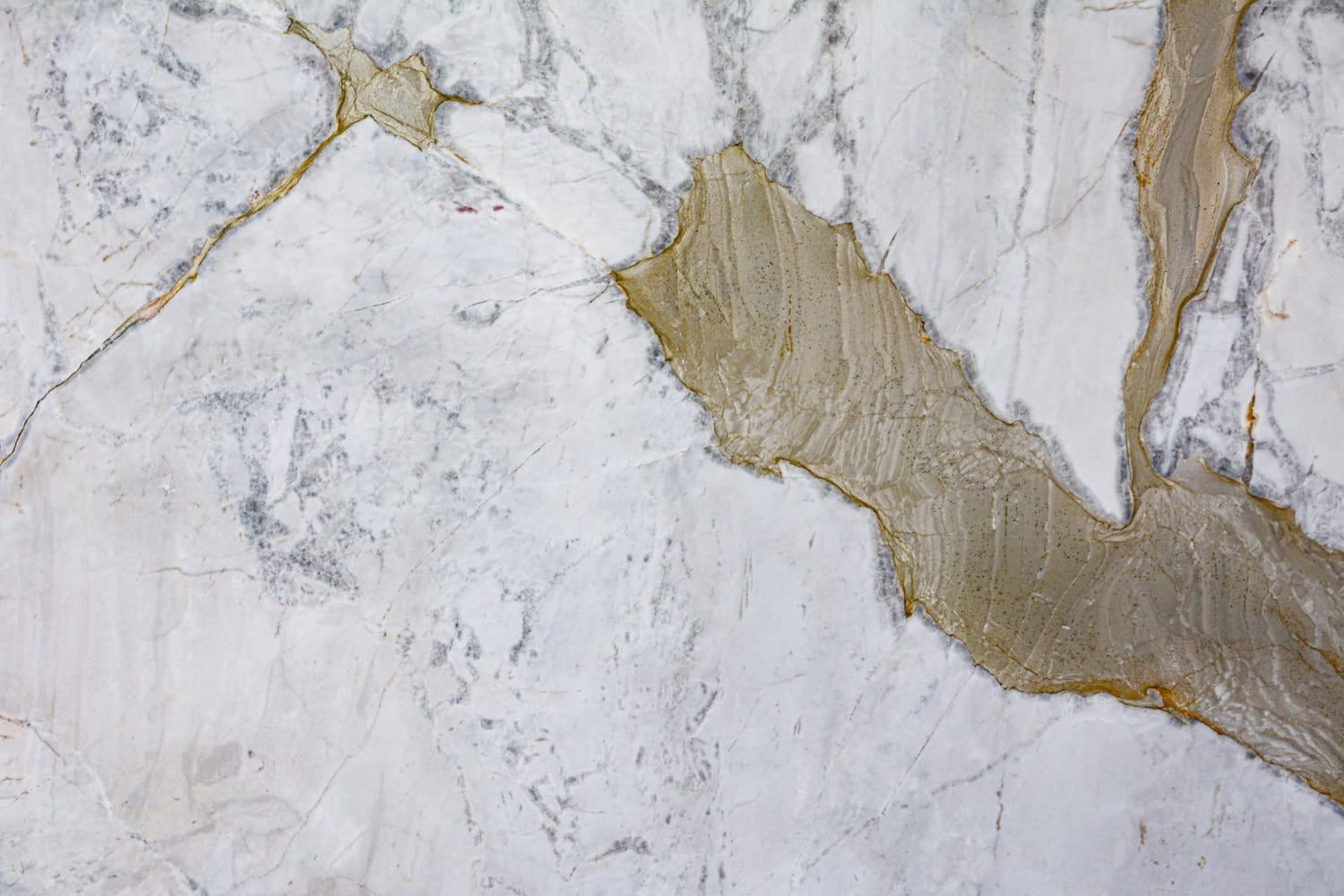 Macchia Gold Brazilian natural stone